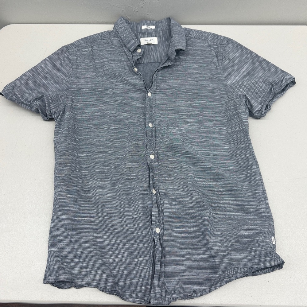 Julian & Mark Gray Casual Button Down Shirt with Textured Fabric